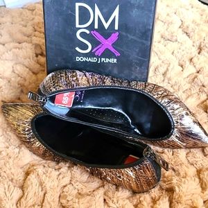 Donald J Pliner Black Pewter Flats